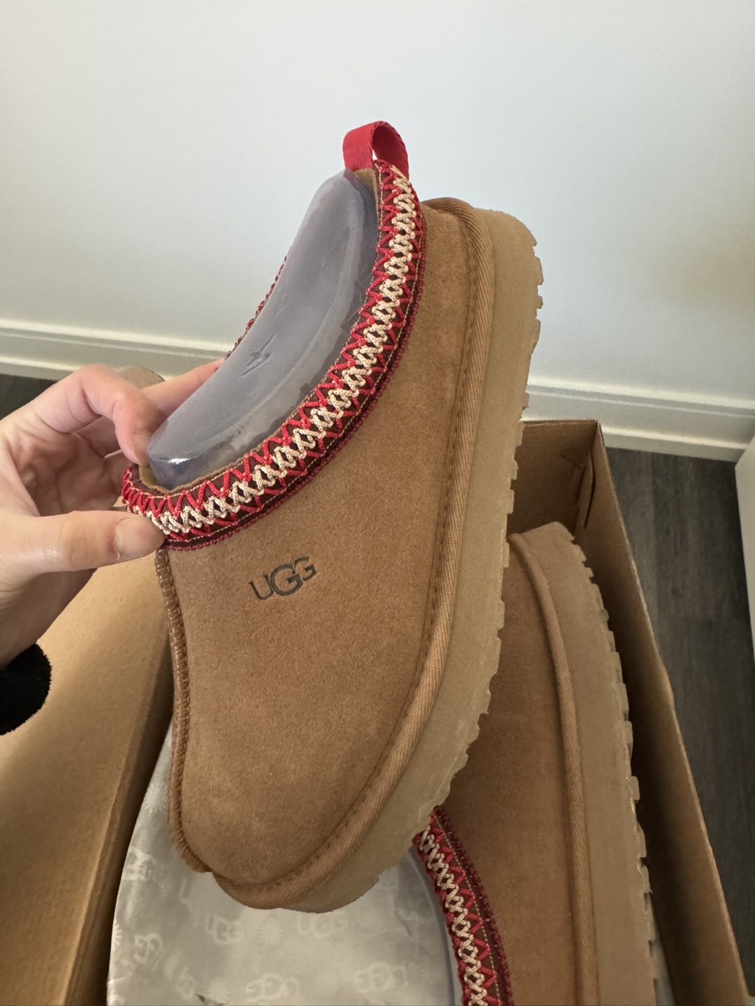 UGG Tasman Slippers women’s size 6