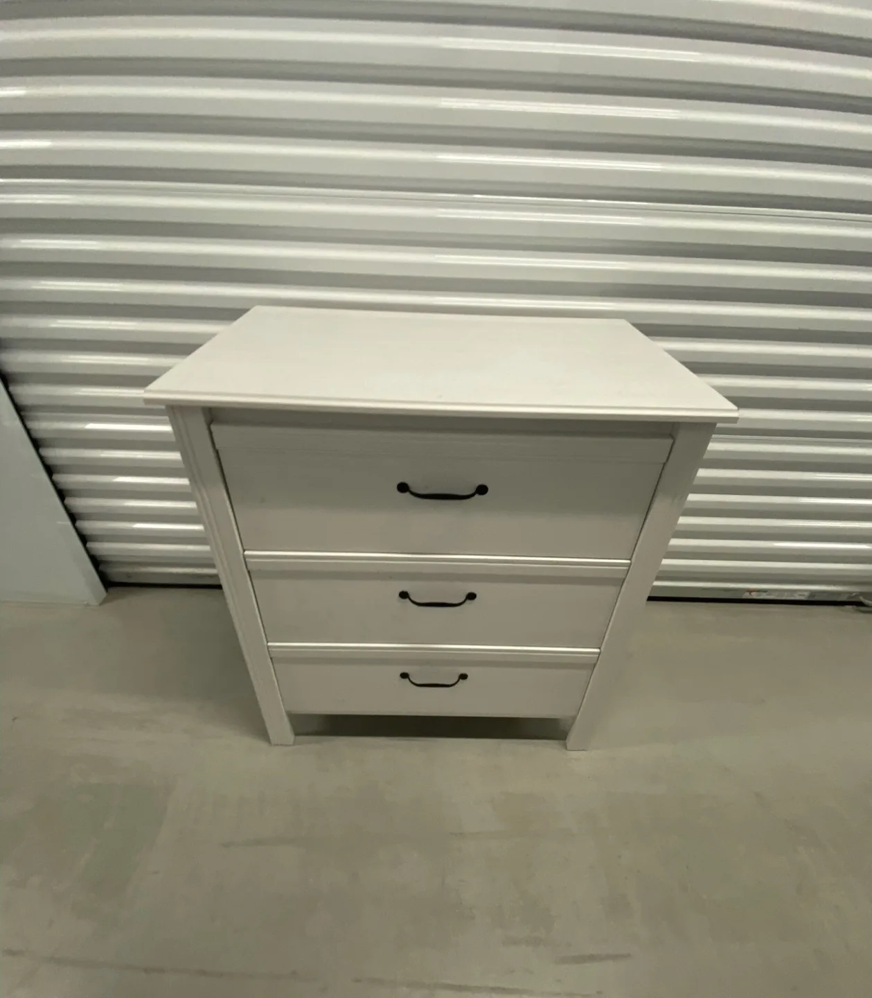Ikea White 3 drawer dresser (DELIVERY AVAILABLE) image indicator(2)