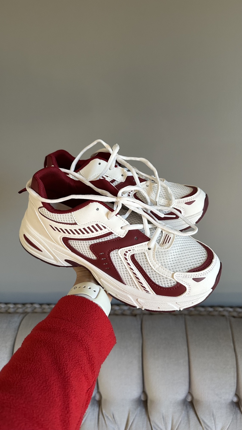 Women’s shoes