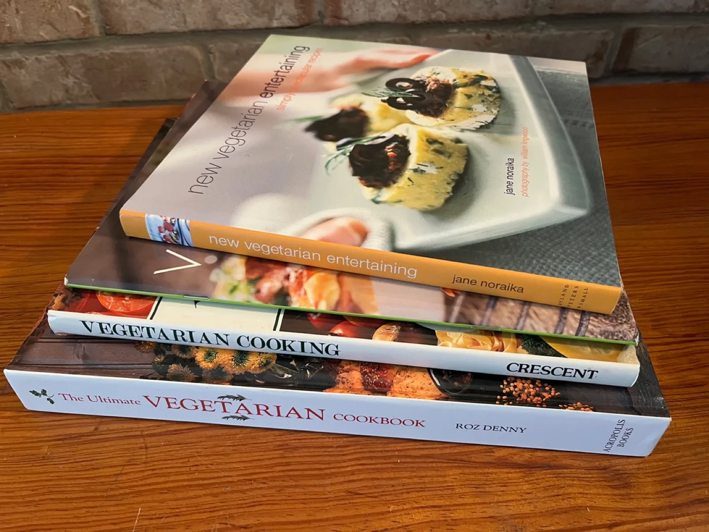 Bundle of 4 Vegetarian Cookbooks. Lots of Recipes! image indicator(3)
