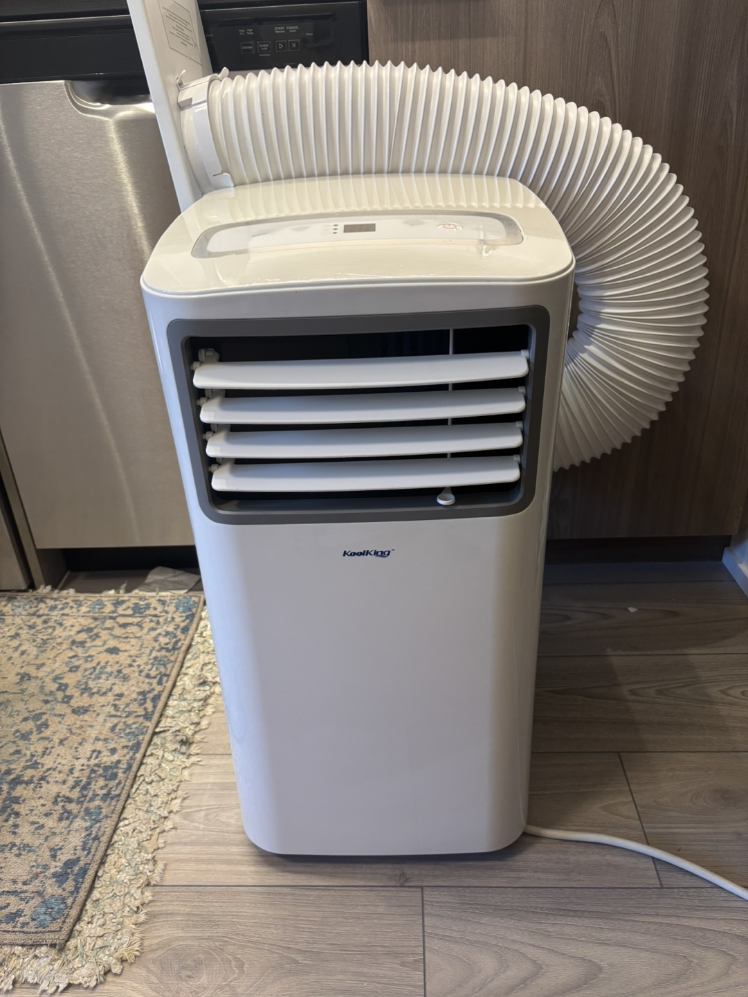 3 in 1 Air Conditioner, Fan, Dehumidifier! Like-New! - photo 2