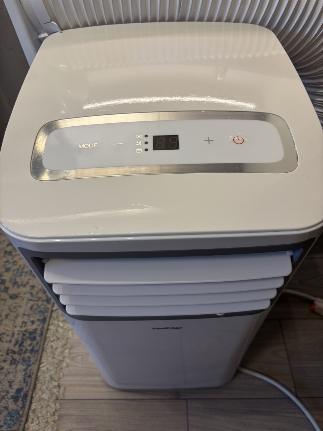 3 in 1 Air Conditioner, Fan, Dehumidifier! Like-New! - photo 4