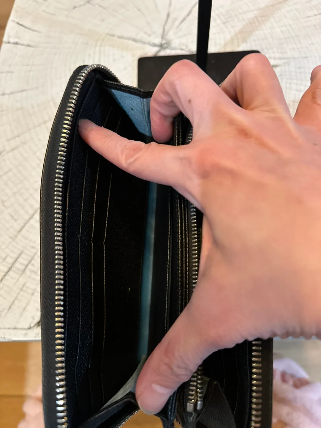 Authentic Preloved  Bvlgari Black Zip-Around Wallet image indicator(4)