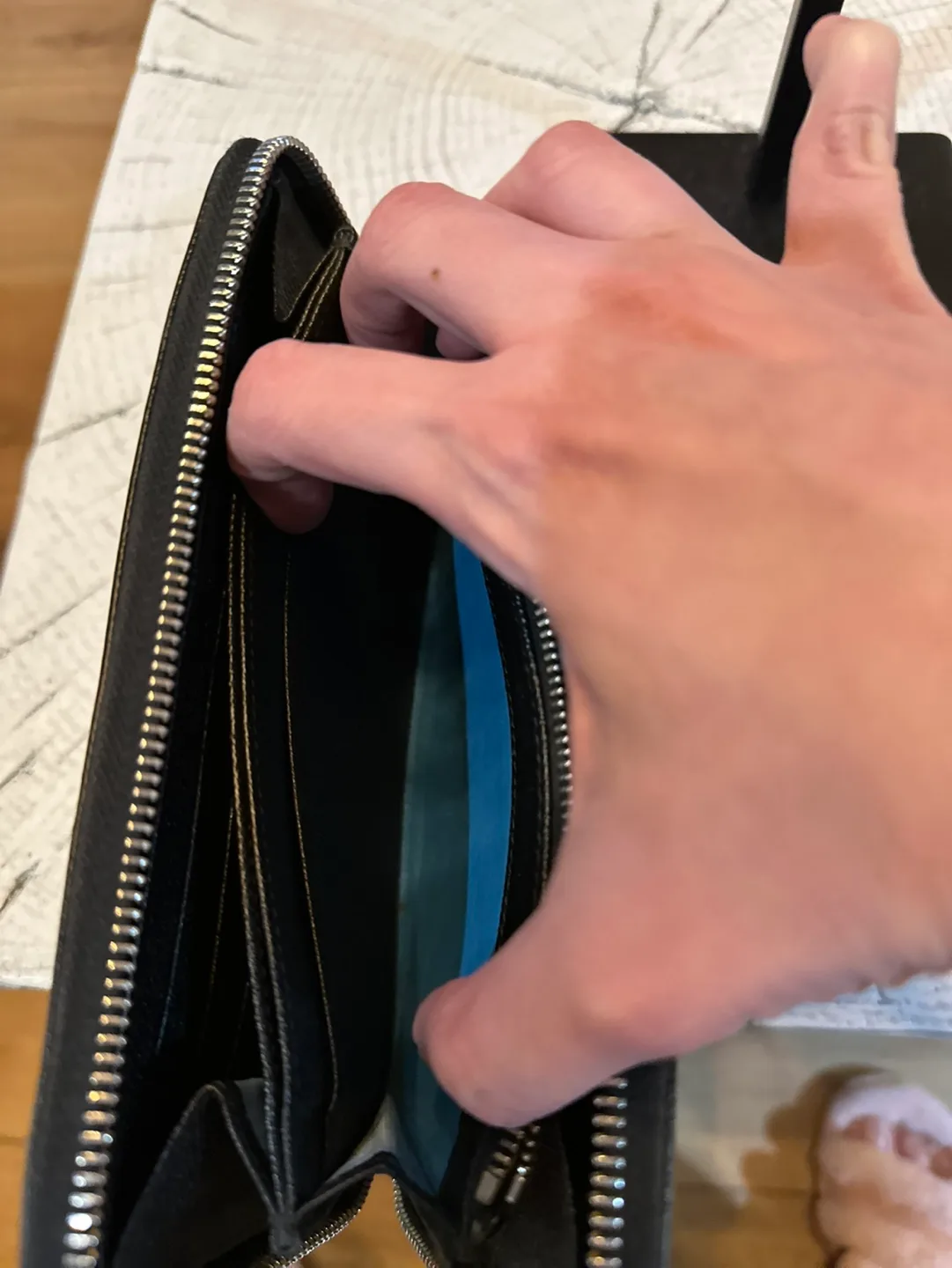 Authentic Preloved  Bvlgari Black Zip-Around Wallet image indicator(5)