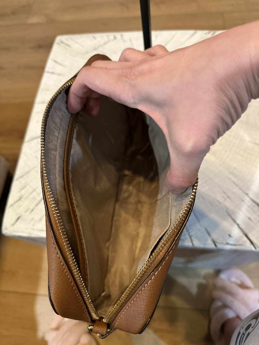 Authentic Michael Kors Brown Leather Crossbody Bag - photo 3