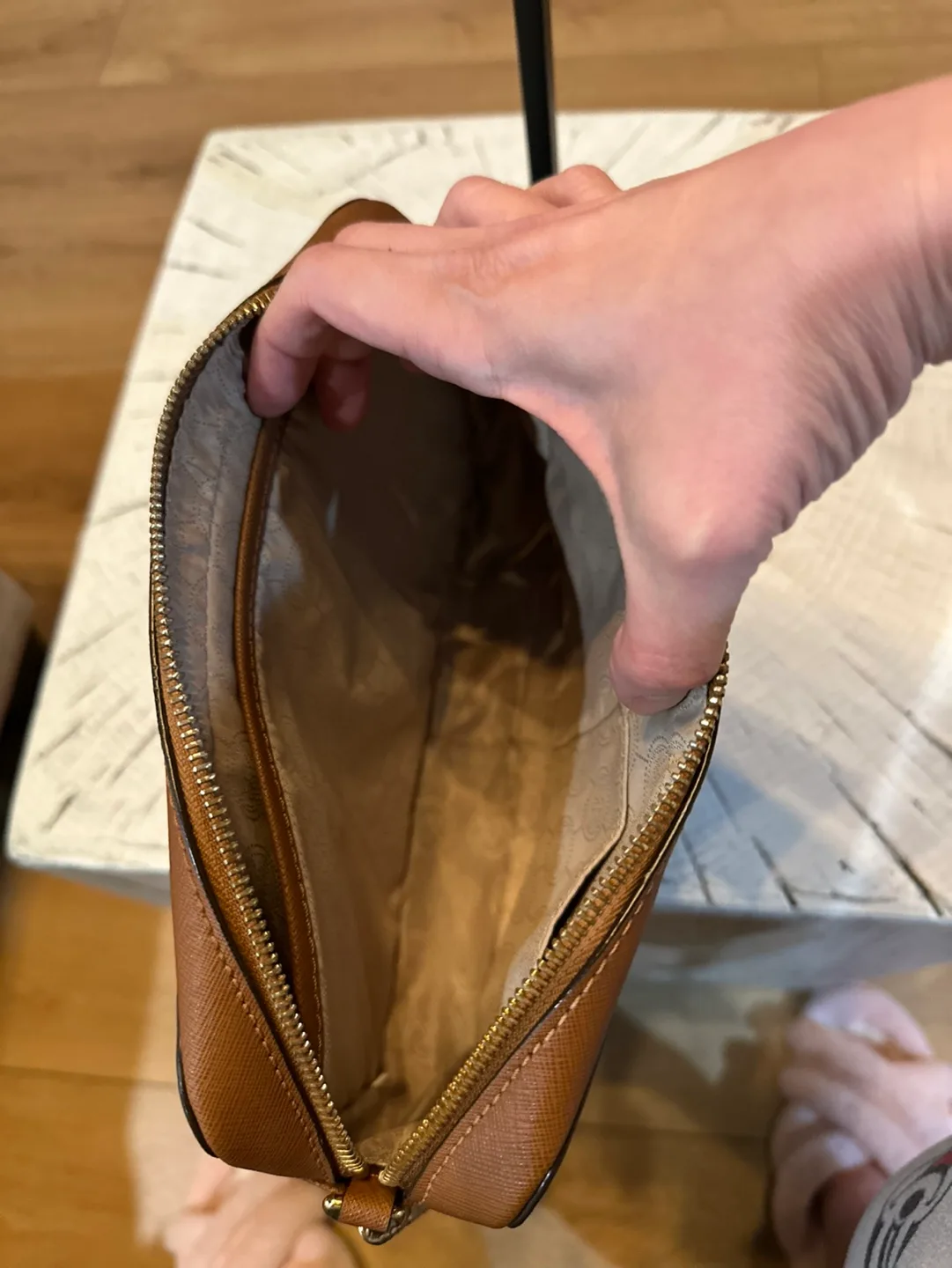 Authentic Michael Kors Brown Leather Crossbody Bag image indicator(3)