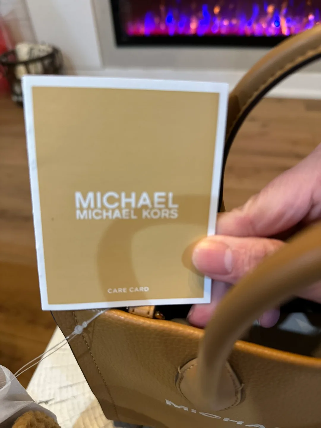 Authentic NWT Michael Kors Tan Leather Tote Bag image indicator(3)