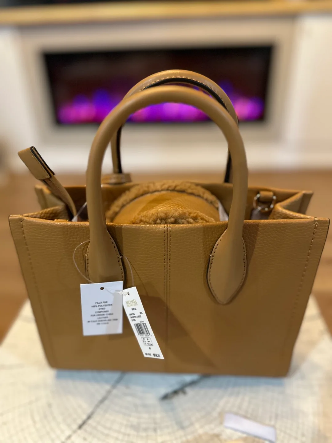 Authentic NWT Michael Kors Tan Leather Tote Bag image indicator(7)