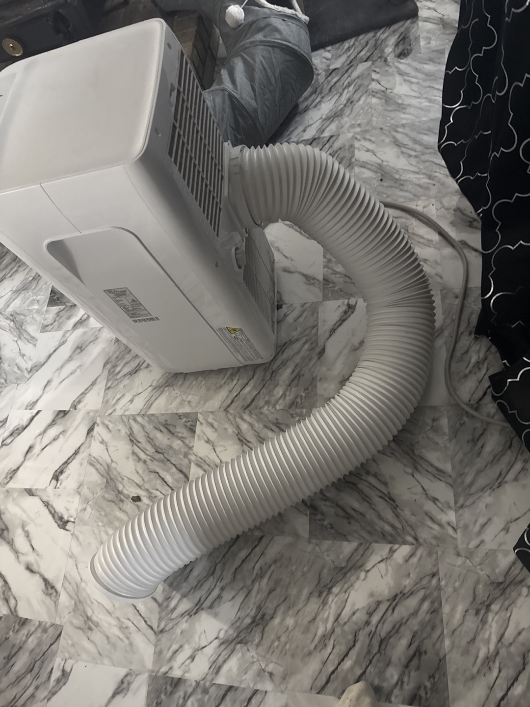Portable Air Conditioner with Exhaust Hose - photo 2