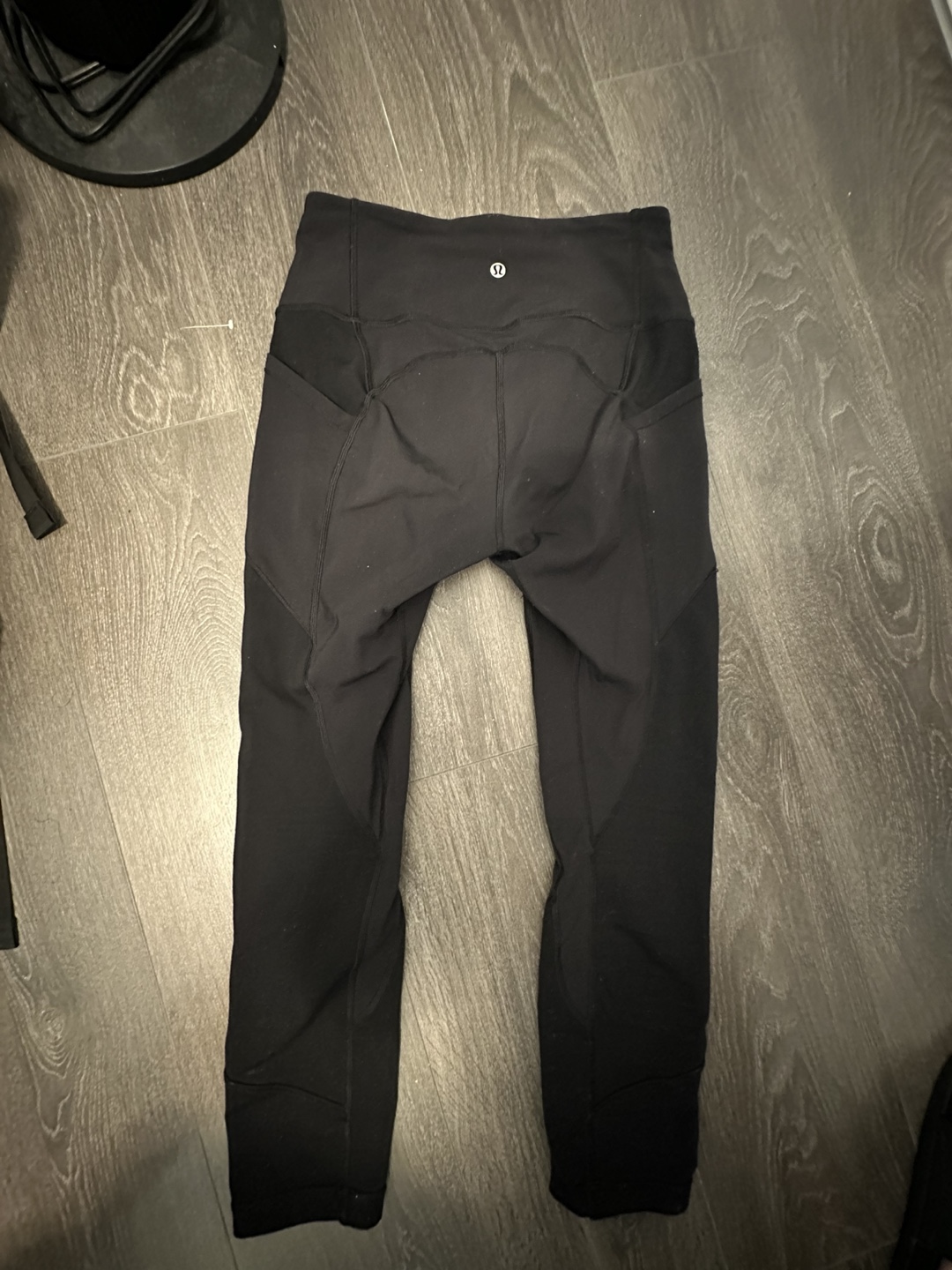 Lululemon All The Right Places in Good Condition (Size 6) - photo 2
