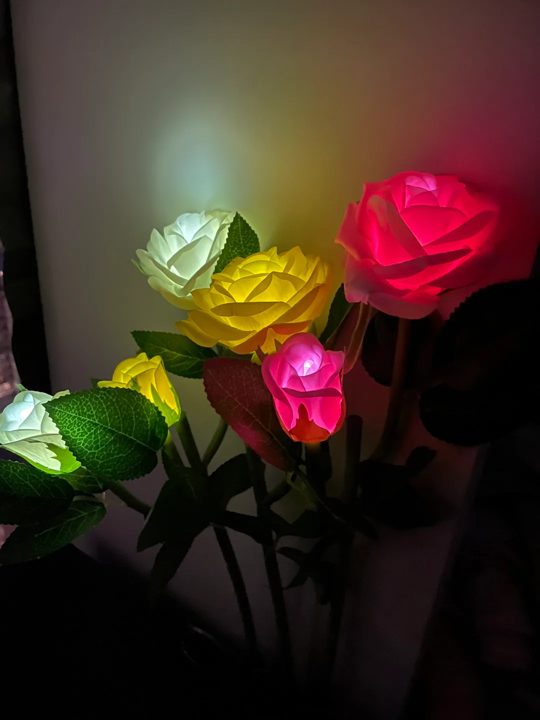 Solar Powered Artificial Rose Flowers - Garden Decor image indicator(3)