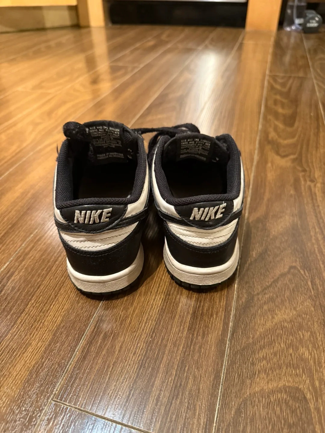 Nike Dunk Black and White Sneakers ( size 4.5 Y) image indicator(2)