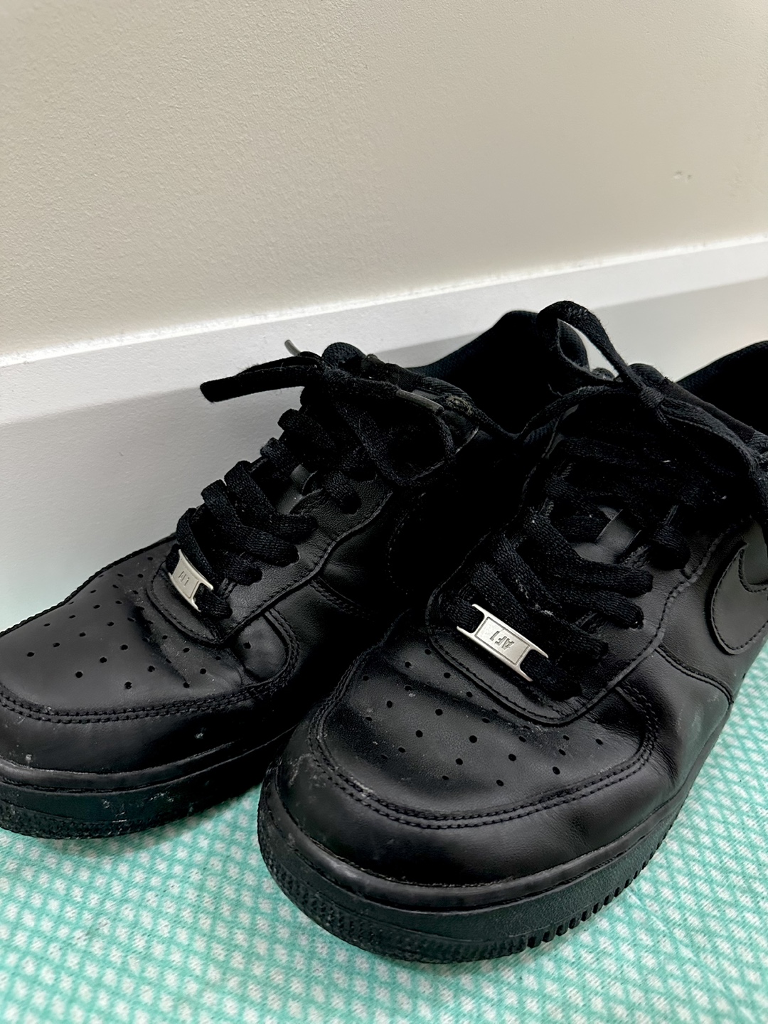 Nike Air Force 1 '07 All Black Leather Sneakers