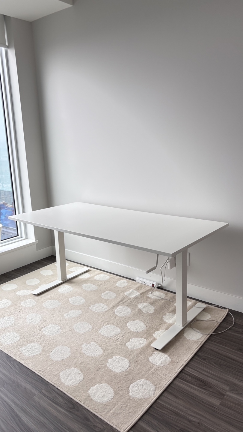 IKEA Desk w/ Adjustable Height- Move-out Sale ⚡️