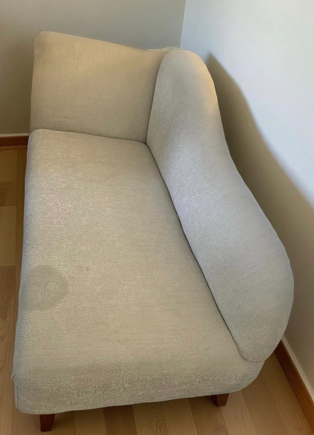 Off-White Chaise Lounge image indicator(2)