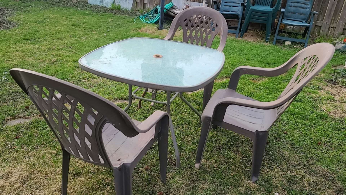 Plastic Patio 3 Chairs - photo 2