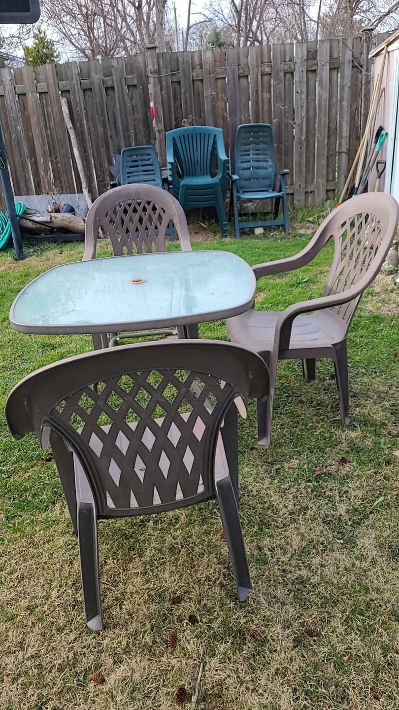 Plastic Patio 3 Chairs