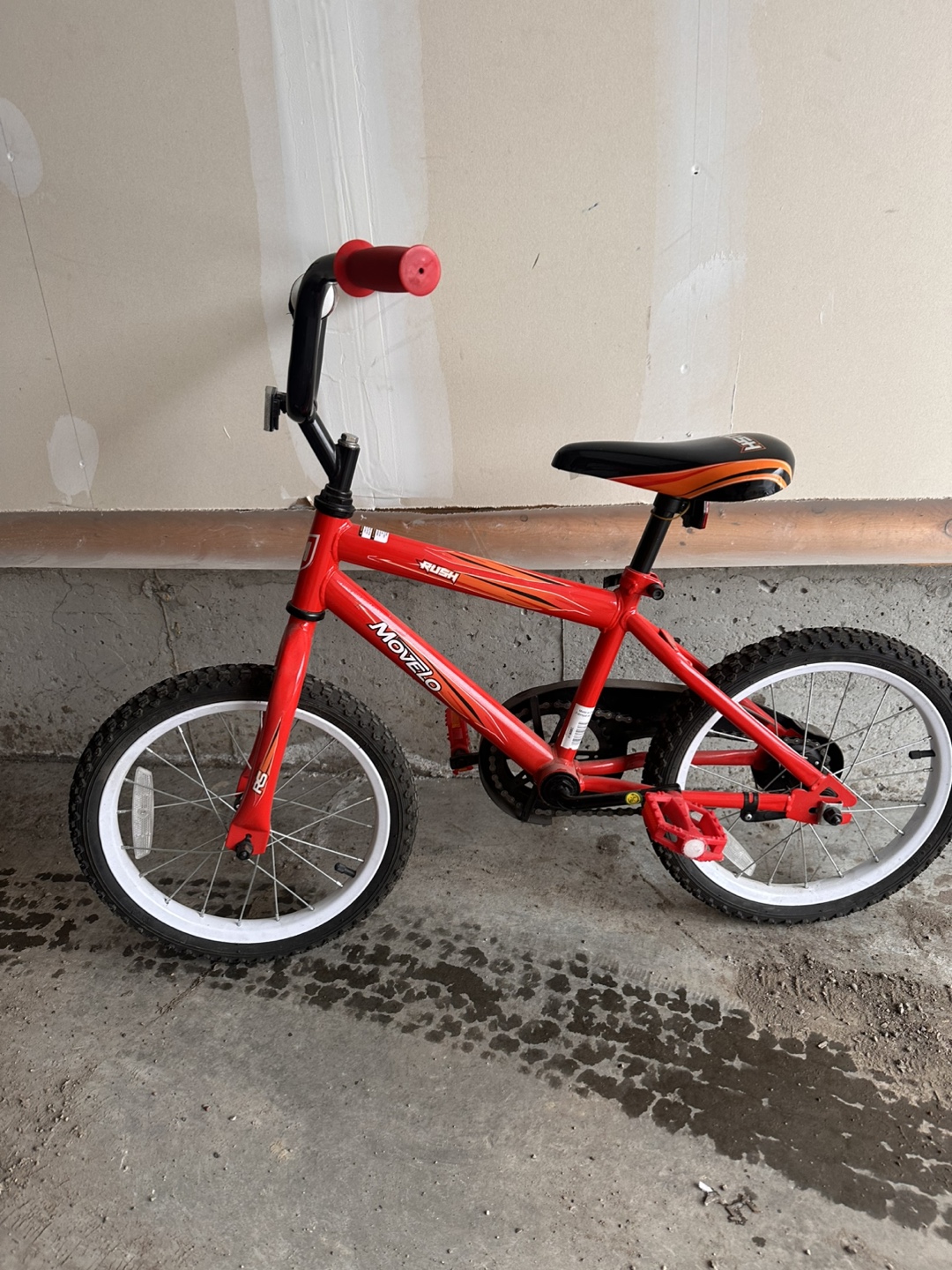 Kids' Red Movelo 16-inch Bike