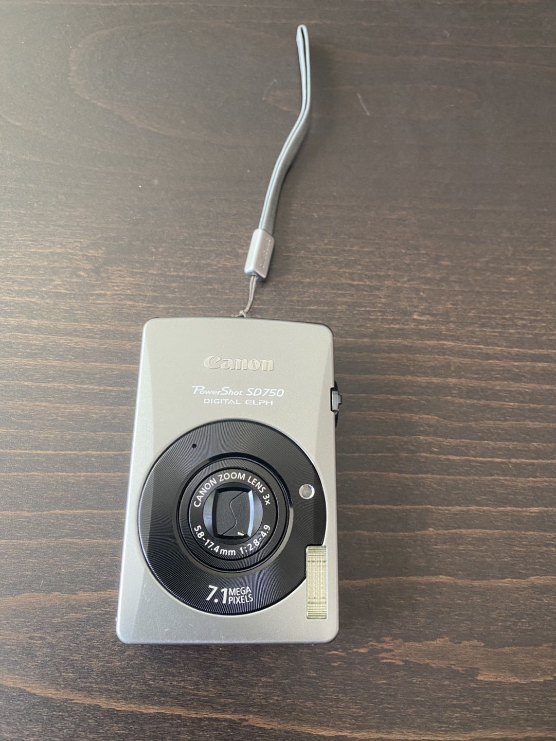 Canon PowerShot SD750 Digital Elph Camera with Accessories