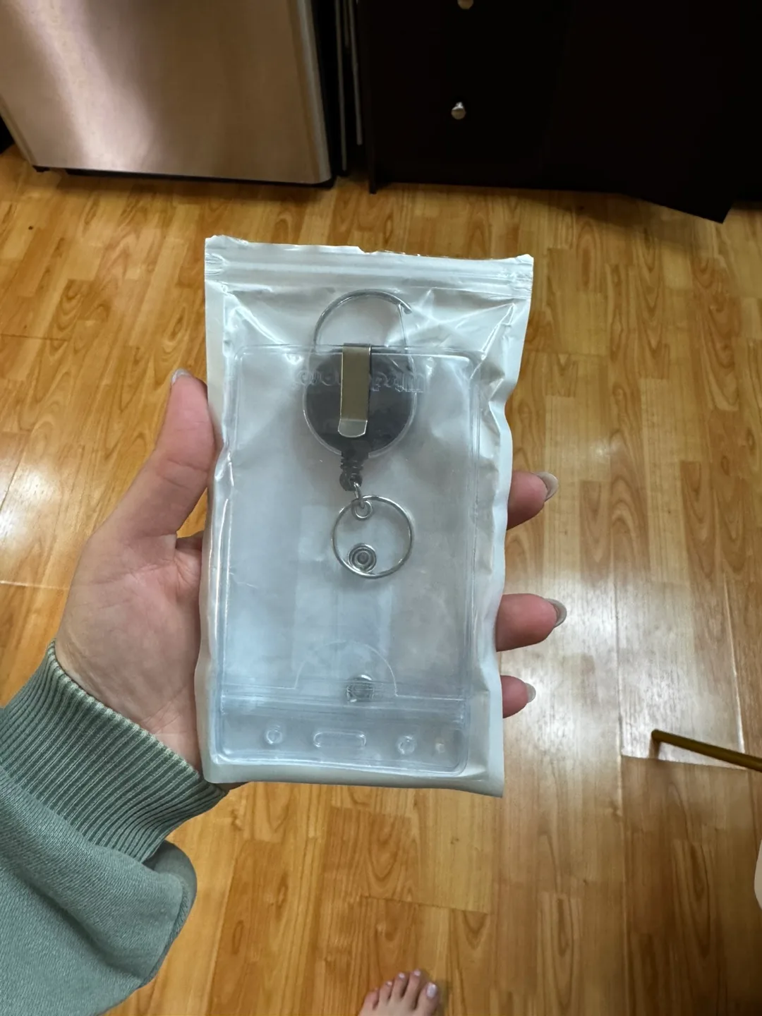 New ID Badge Holder with Retractor image indicator(2)