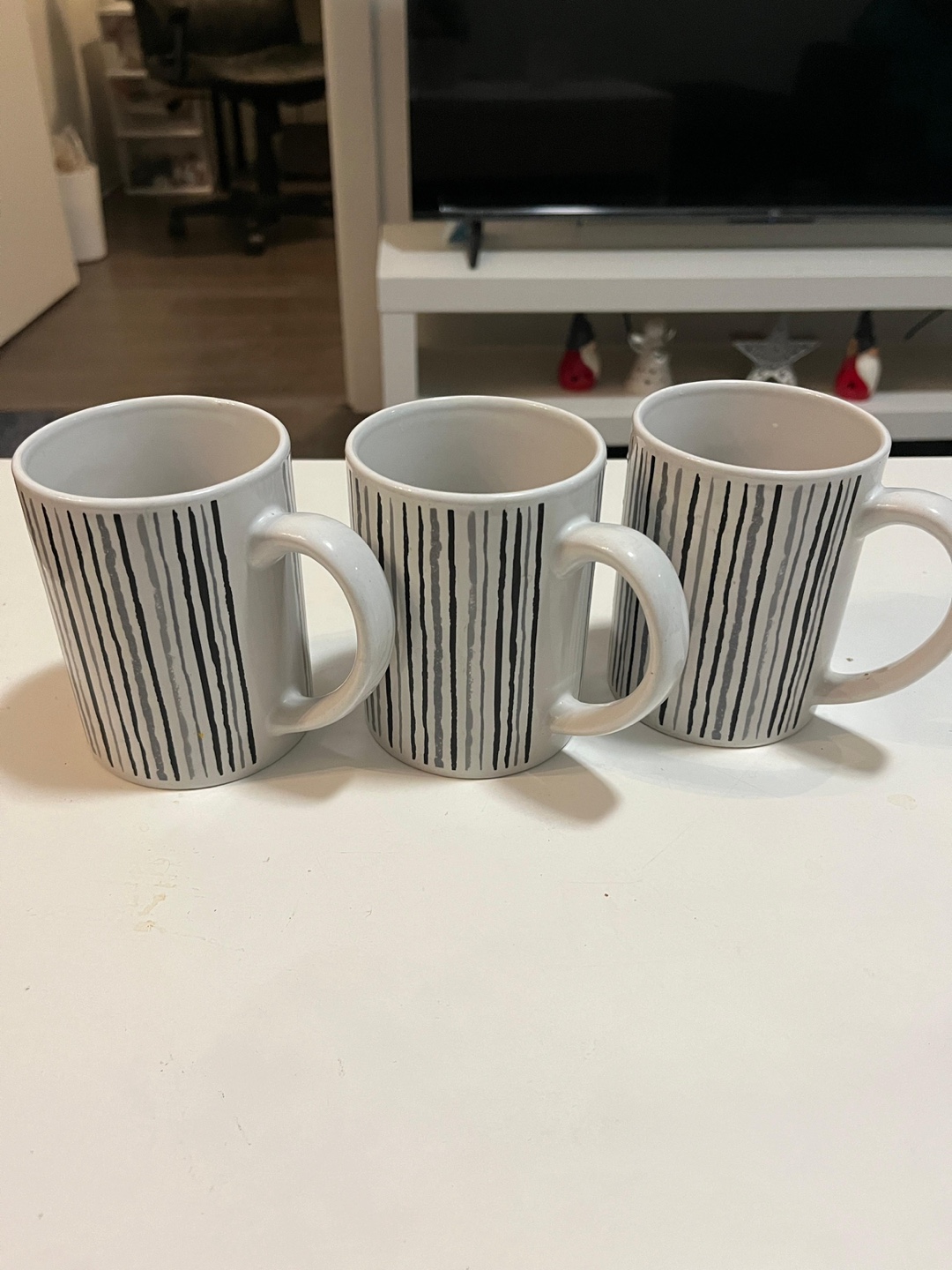 Set of three mugs with grey and black stripes