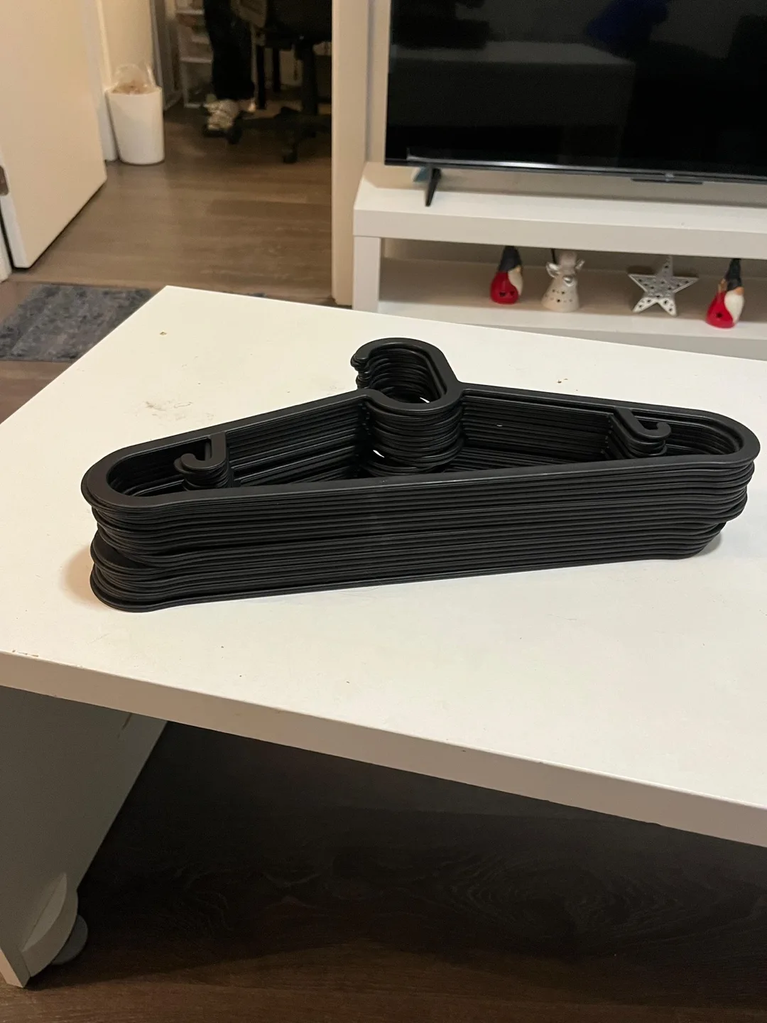 Bulk Black Plastic Hangers thumbnail