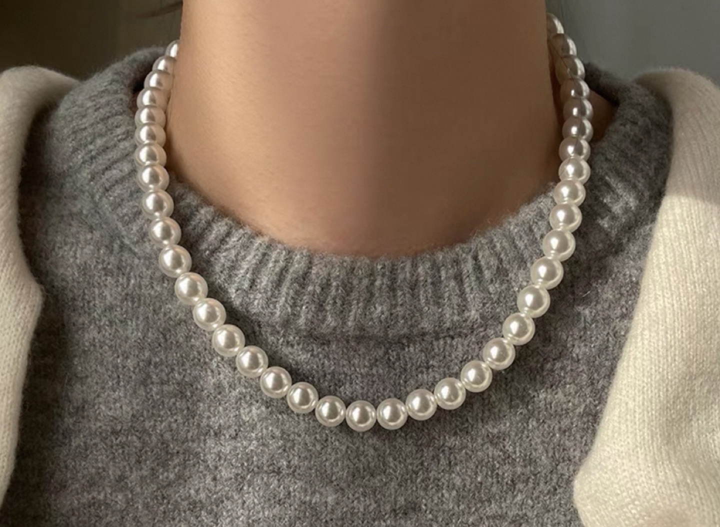 Elegant freshwater Pearl Necklace 8mm (White / Grey)