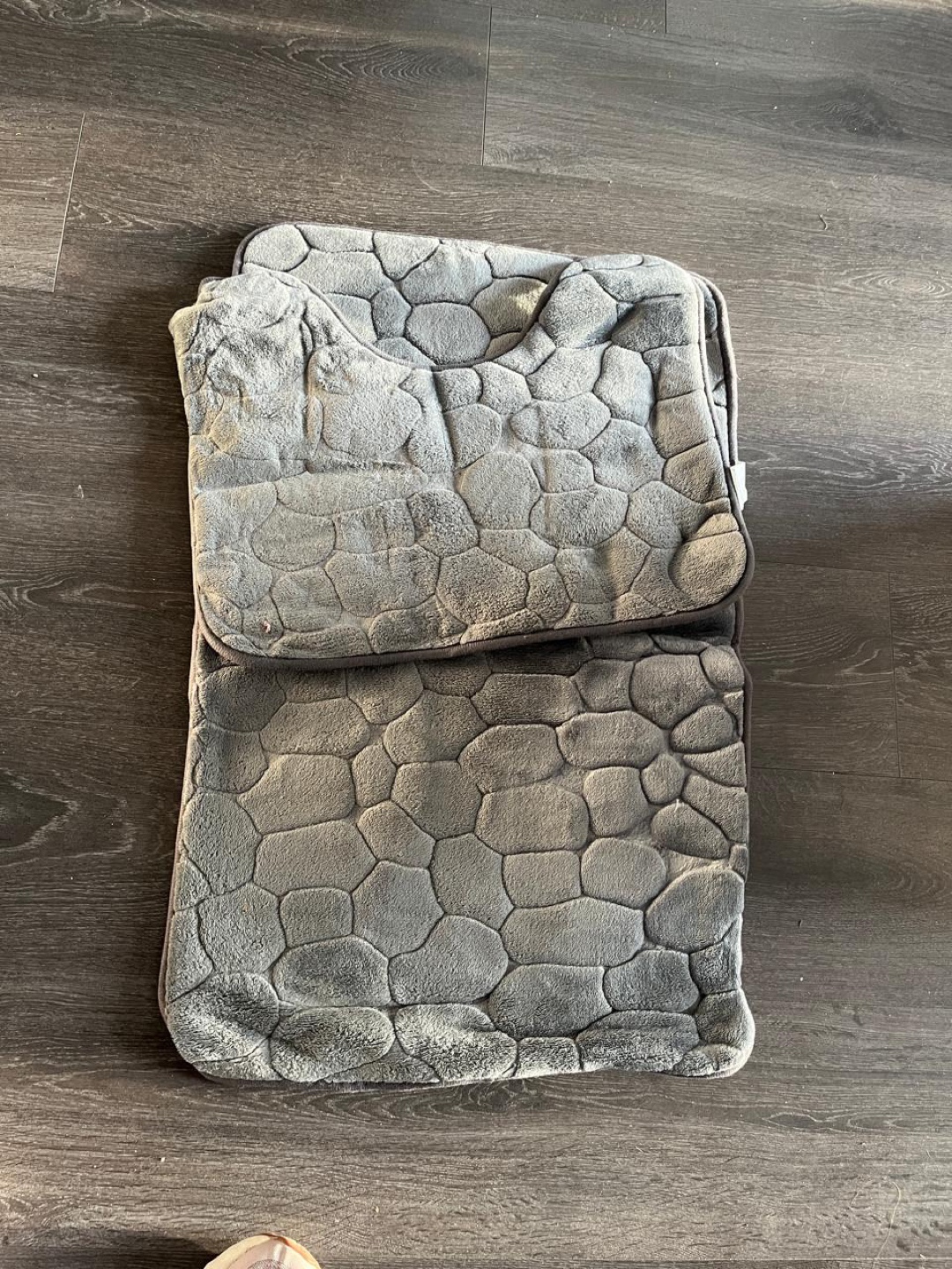 Pair of Grey Stone Pattern Bath Mats