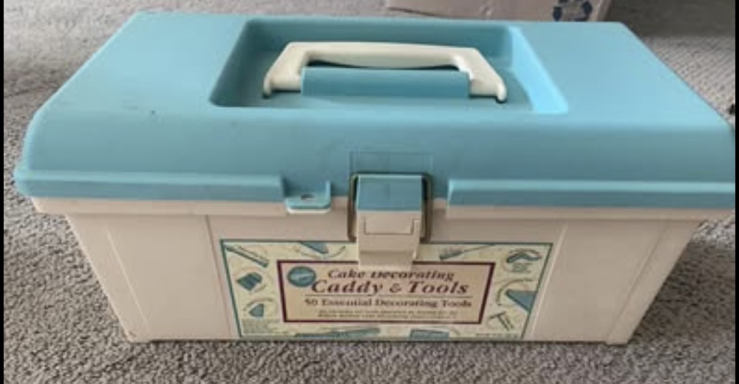 Wilton Cake Decorating Caddy & Tools