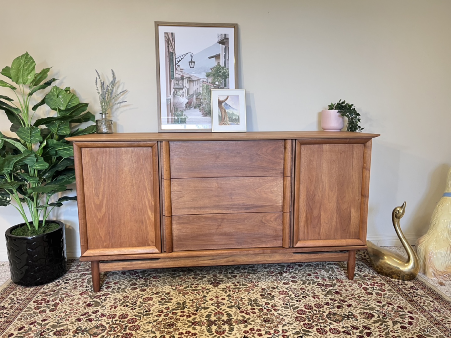 Mid-Century Modern Walnut credenza  Buffet - photo 2