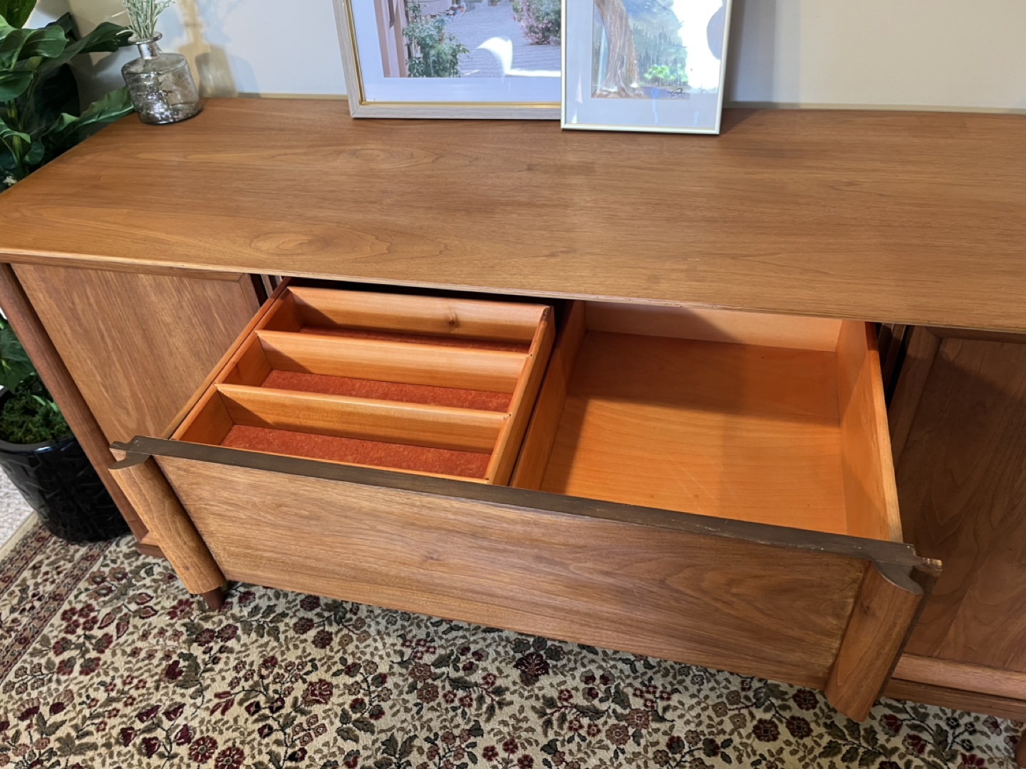 Mid-Century Modern Walnut credenza  Buffet - photo 5