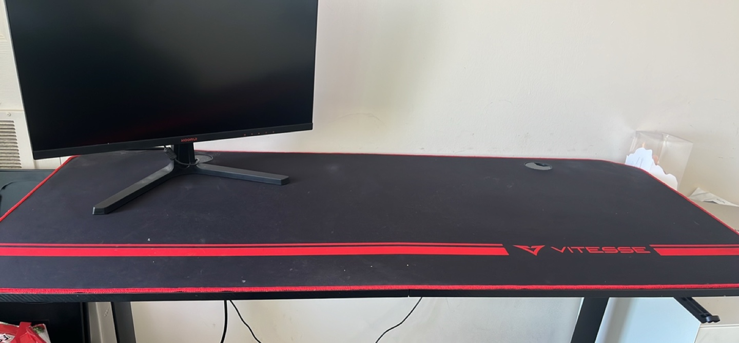 Vitesse Gaming Desk
