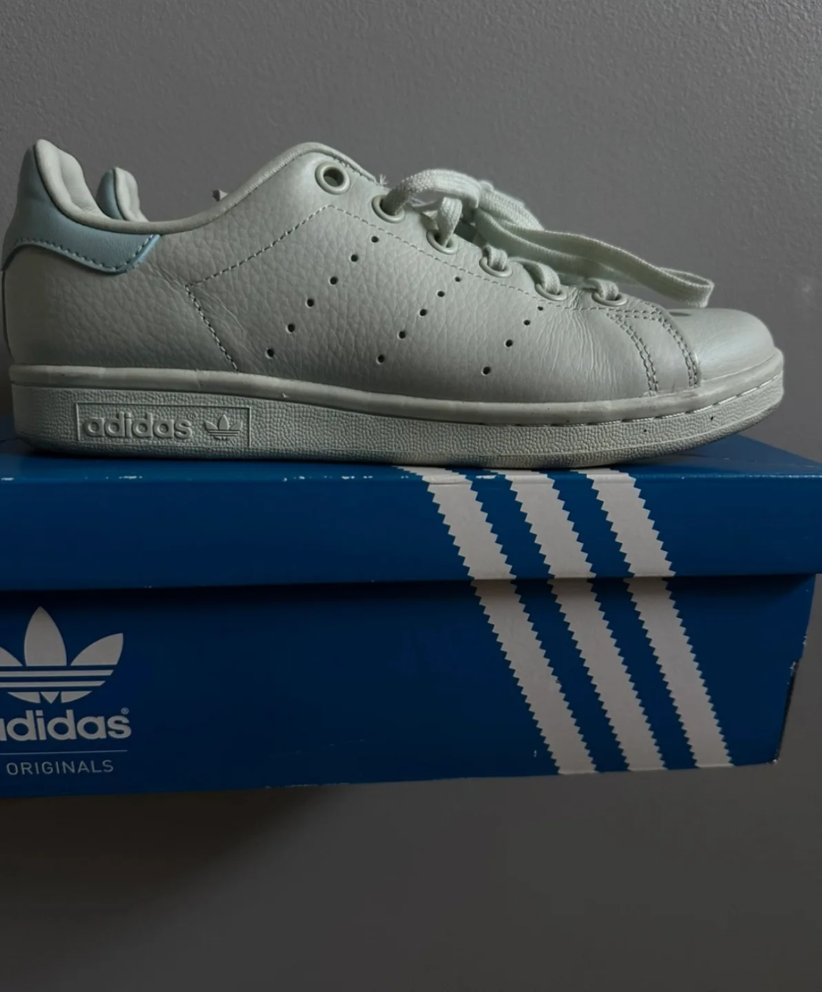 Adidas Stan Smith Sneakers - Women's image indicator(2)