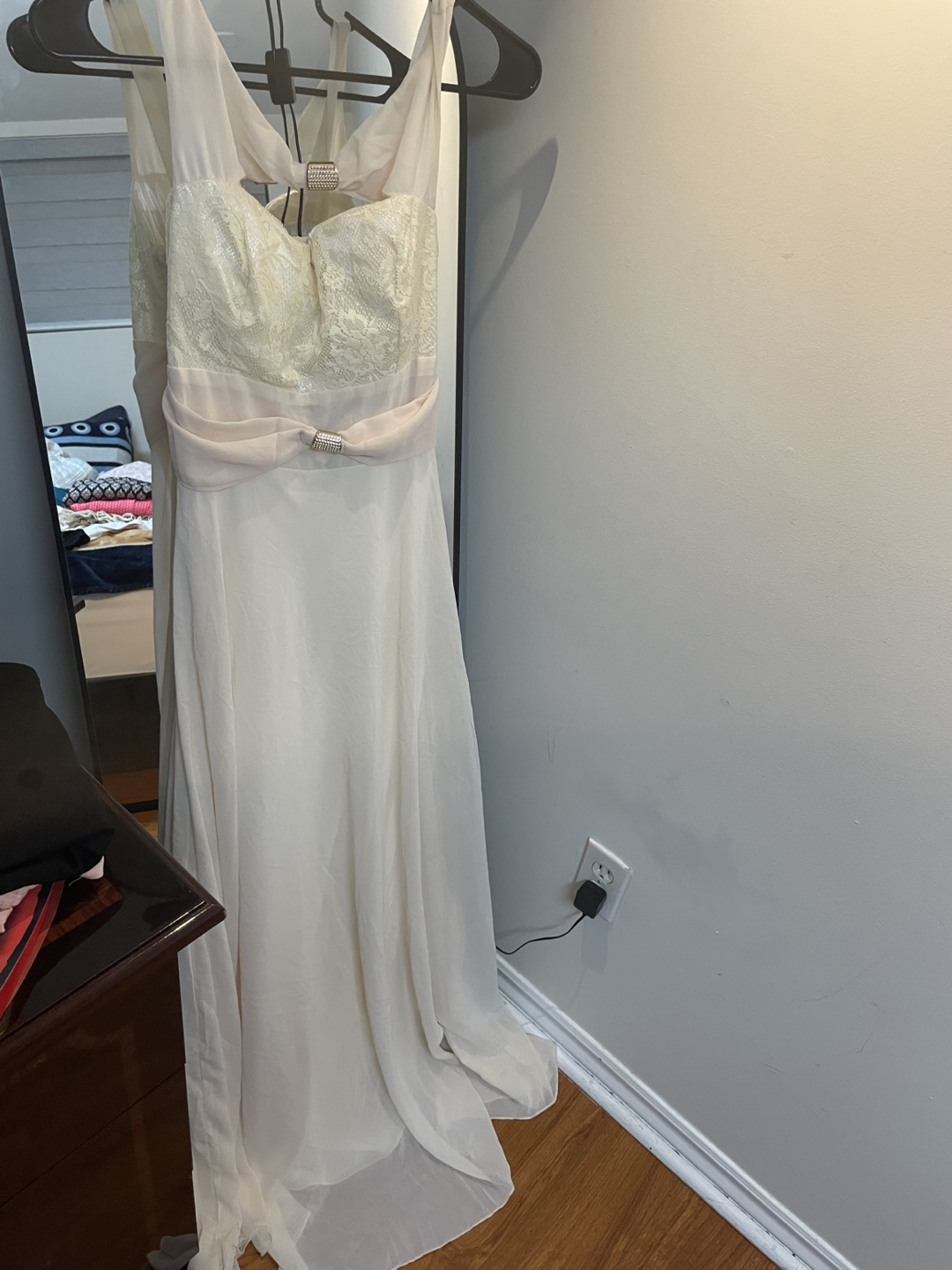 Elegant Floor-Length Formal Gown - photo 2