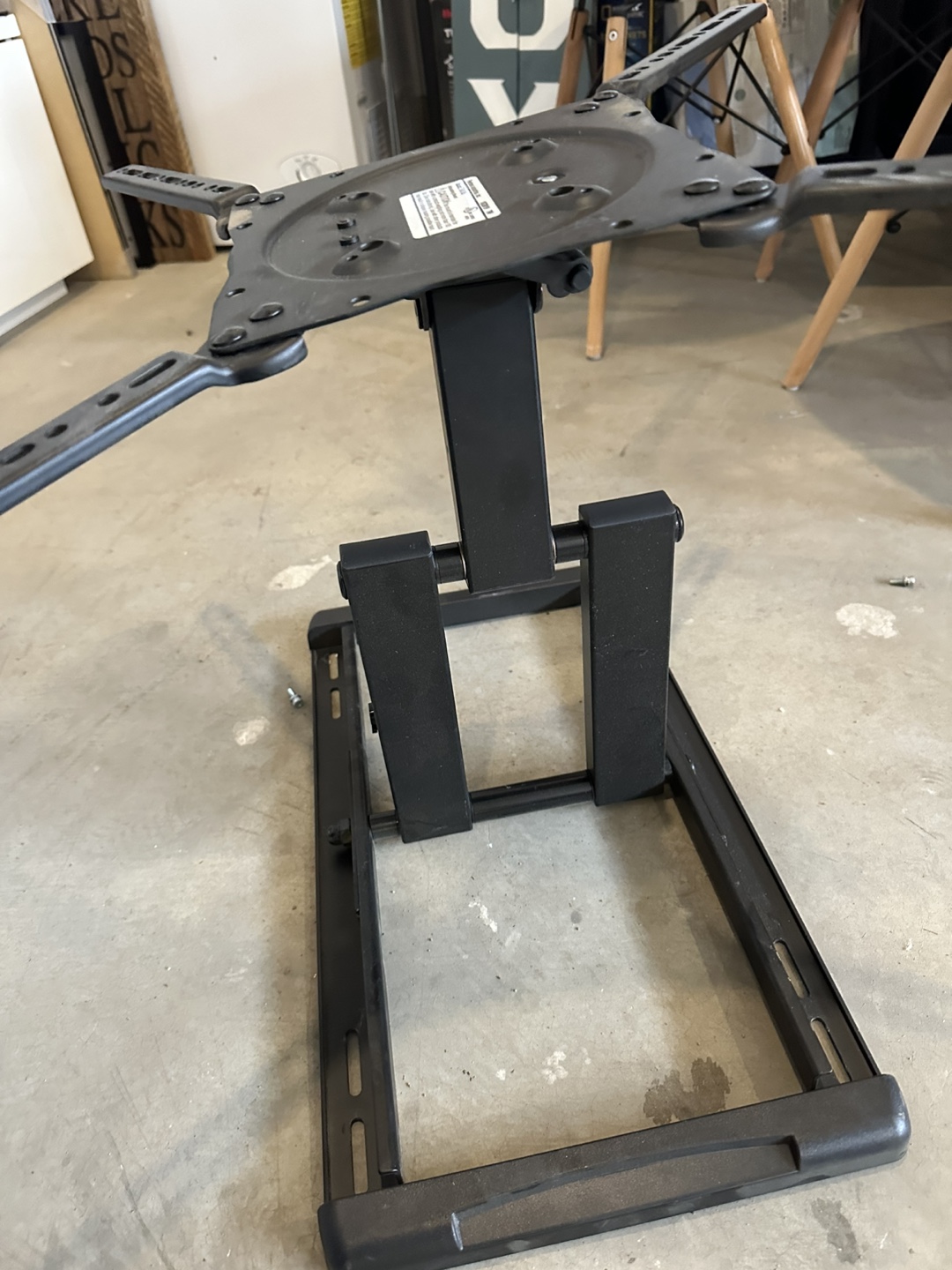 FULL MOTION Articulating TV Mount - Model TVA765 - photo 3