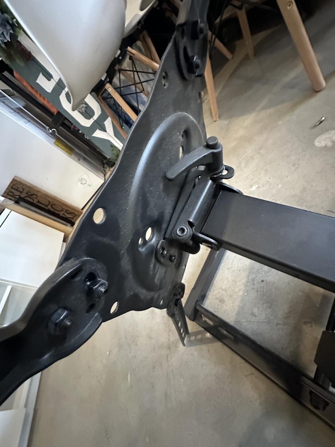 FULL MOTION Articulating TV Mount - Model TVA765 - photo 4