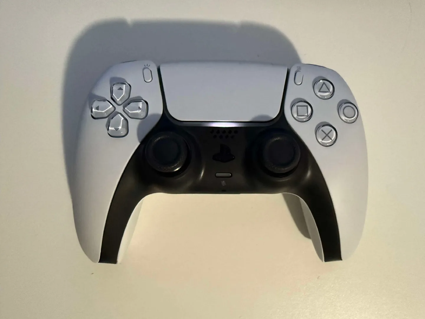PlayStation 5 DualSense Wireless Controller - White *NO DRIFTS* image indicator(2)
