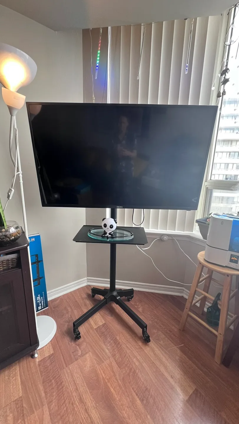 Seiki 49-inch Smart TV with Stand image indicator(3)