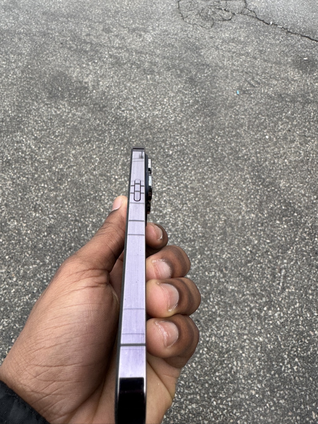 iPhone 14 Pro - photo 2