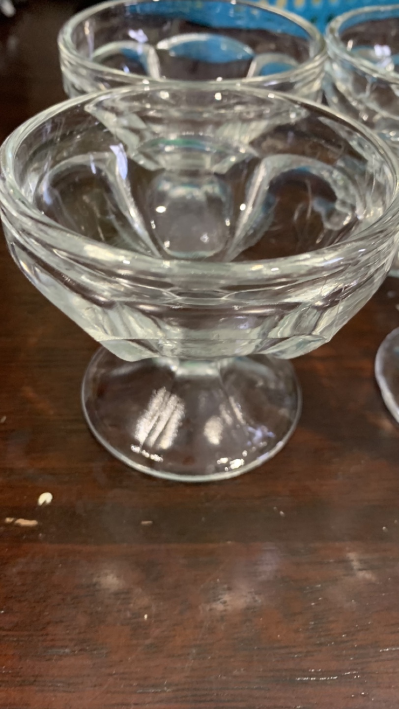 Set of Four Vintage Glass Dessert Dishes - photo 2