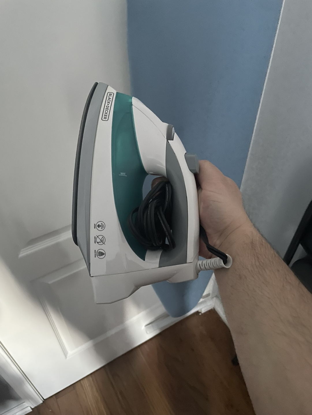Iron with board and Over-the-Door Ironing Board holder - photo 4