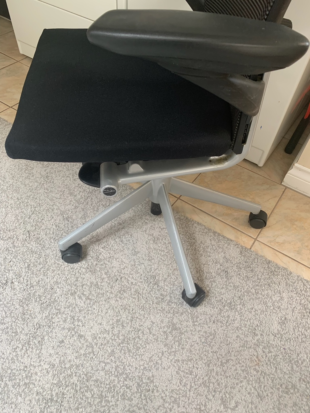 Haworth ergonomic office chair - photo 3