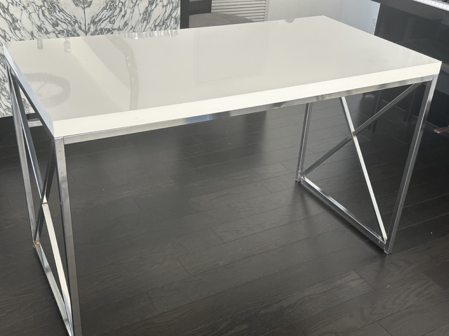 Modern white desk - photo 2