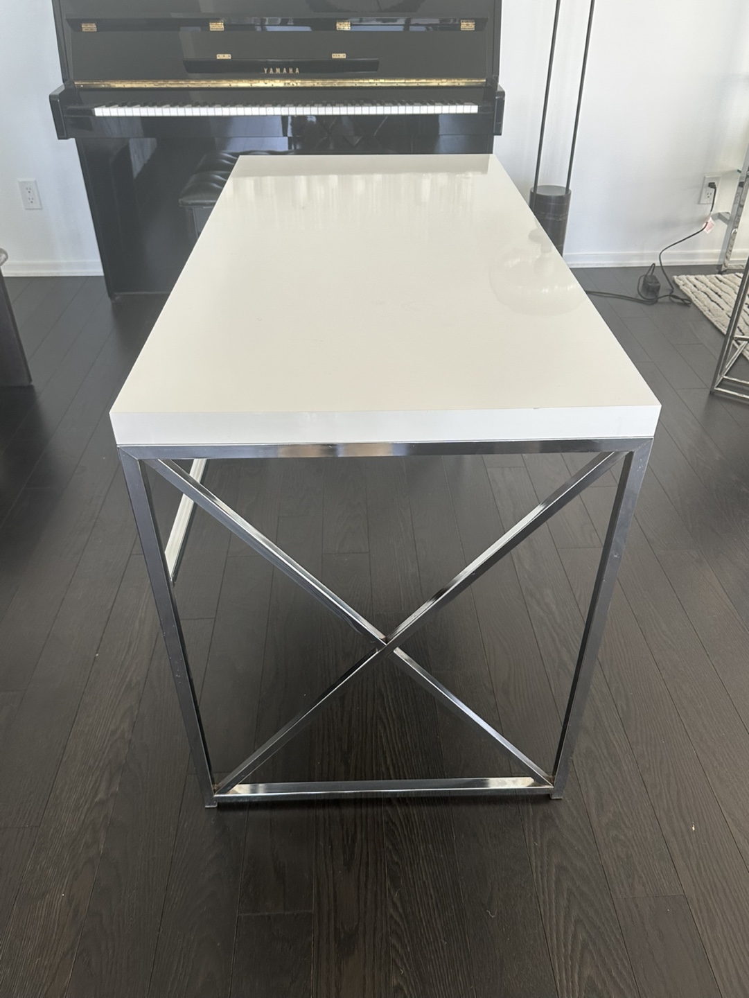 Modern white desk - photo 3