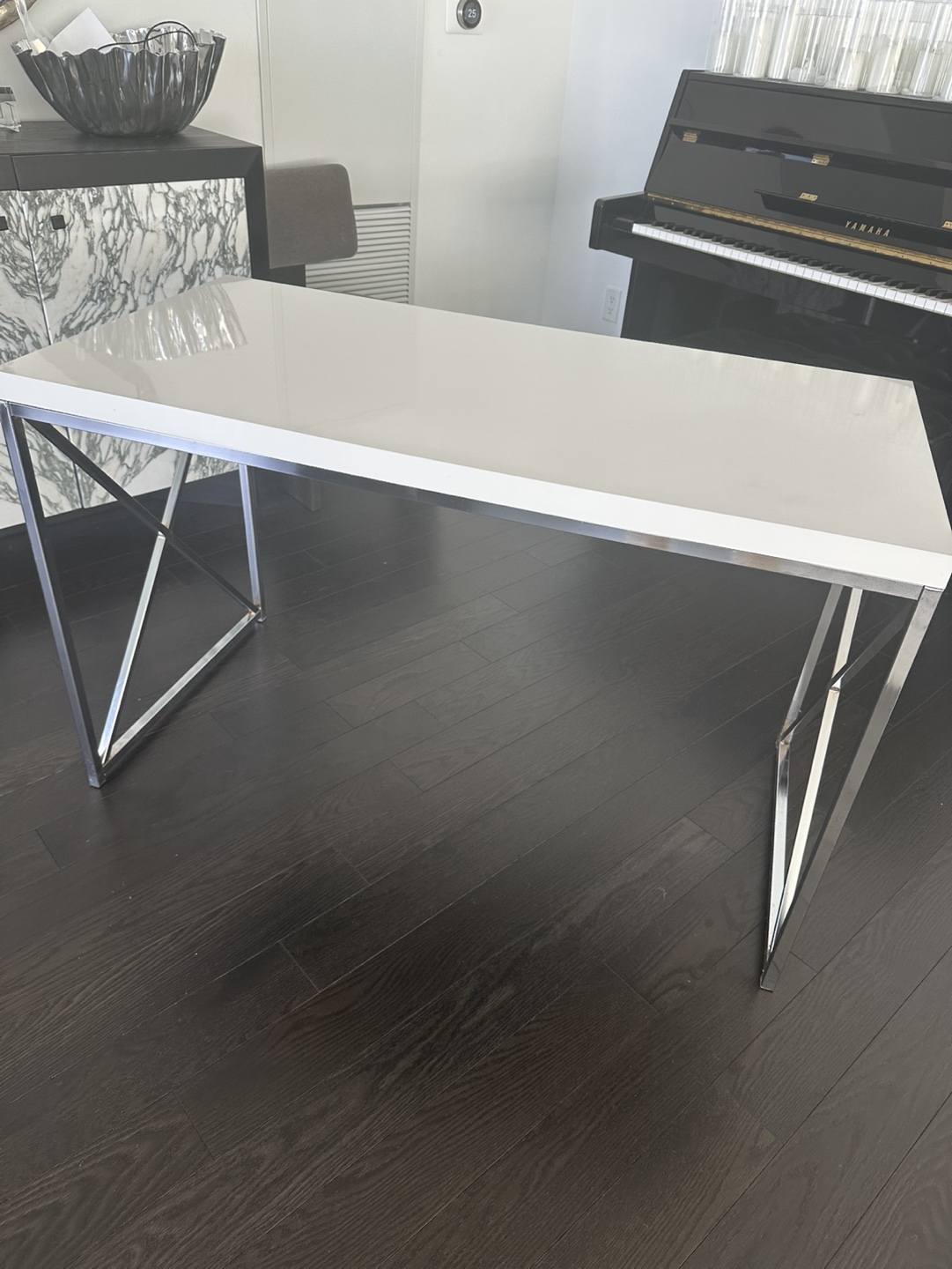 Modern white desk