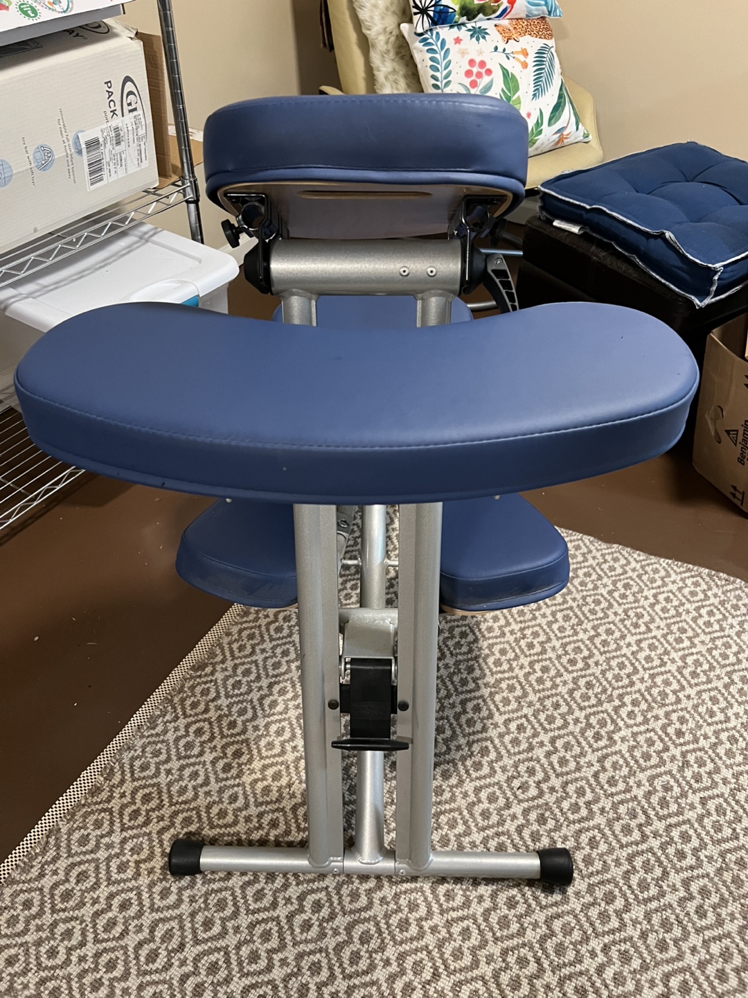 Portable Massage Chair, Blue, Excellent Condition - photo 3