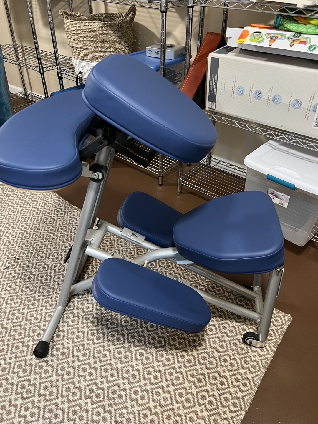 Portable Massage Chair, Blue, Excellent Condition - photo 2