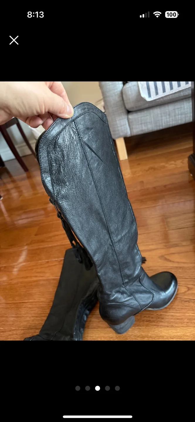 Black Leather Knee-High Boots with Tassels image indicator(3)