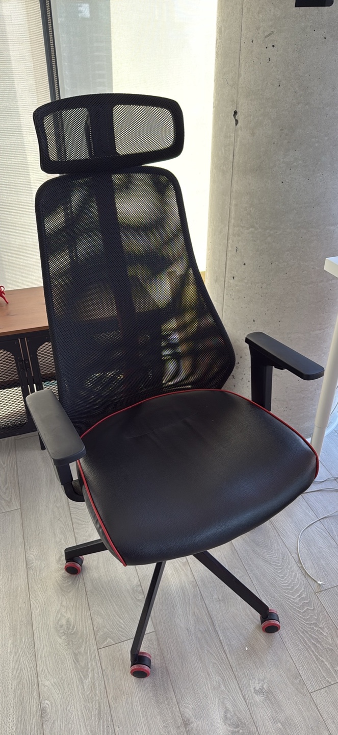 Gaming Chair - Black Mesh and Leather