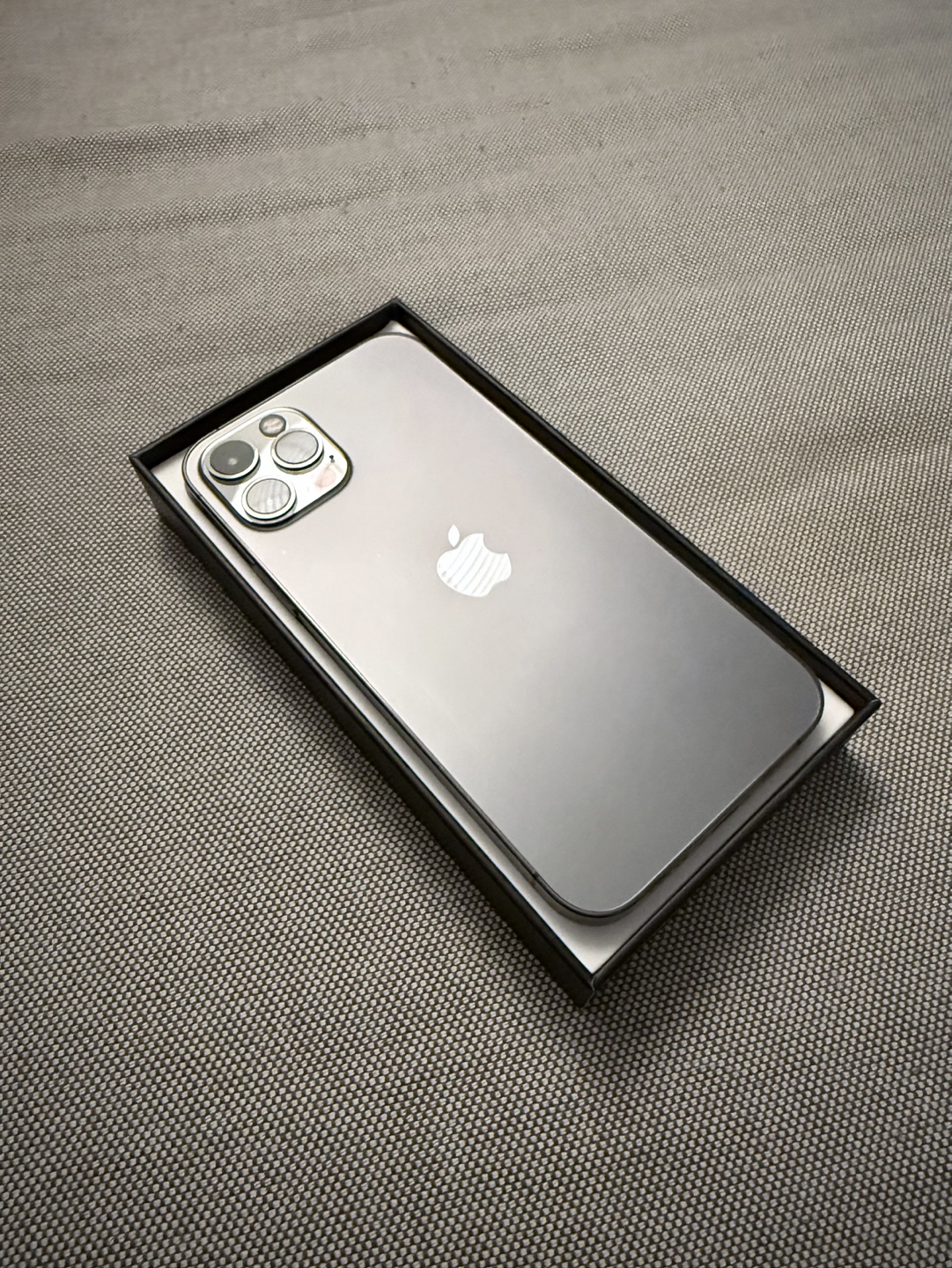 iPhone 12 Pro - photo 3
